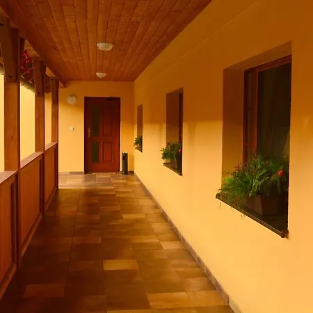 Farma Dvorec 3*
